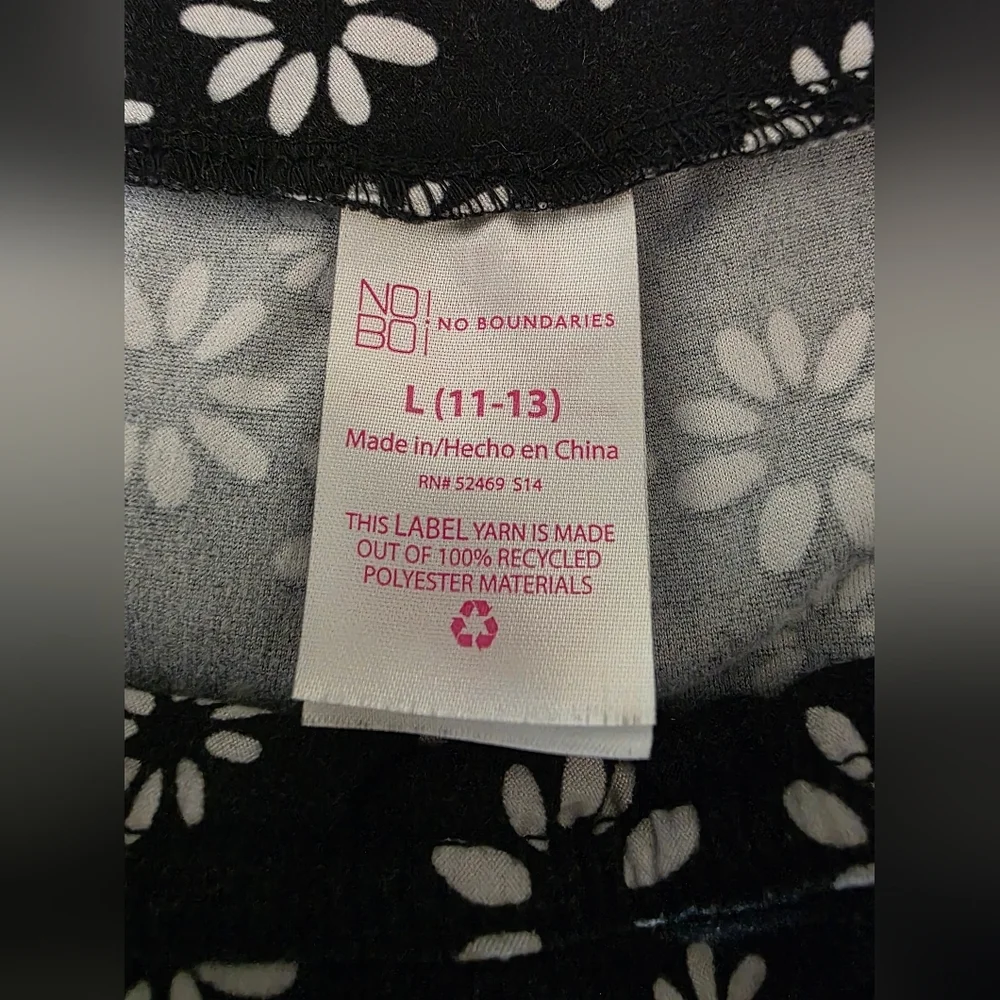 No Boundaries Black Daisy Print Flare Pants - Picture 6 of 7